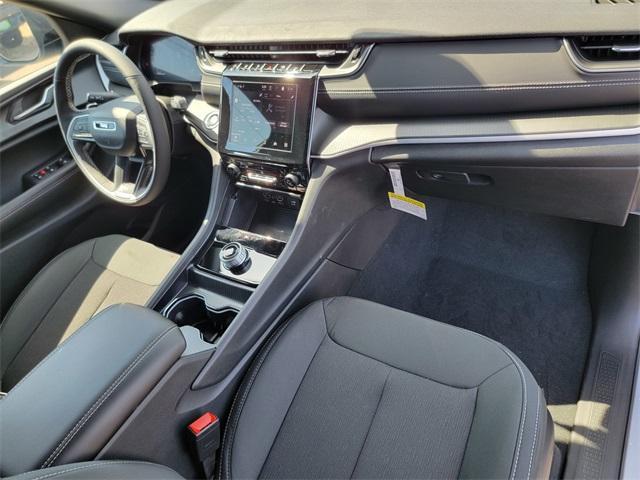 new 2025 Jeep Grand Cherokee car, priced at $41,272