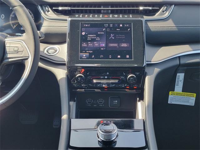 new 2025 Jeep Grand Cherokee car, priced at $41,272