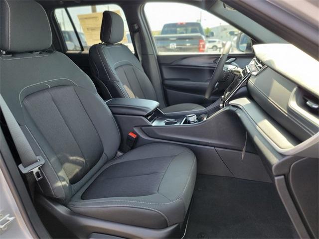 new 2025 Jeep Grand Cherokee car, priced at $41,272