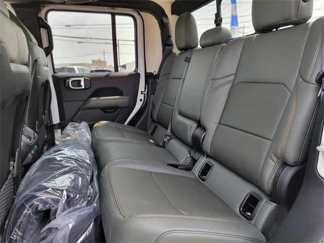 new 2025 Jeep Gladiator car, priced at $55,370