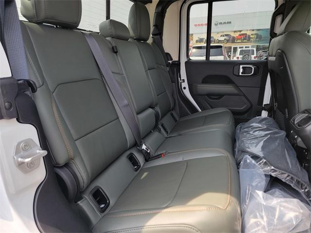 new 2025 Jeep Gladiator car, priced at $55,370