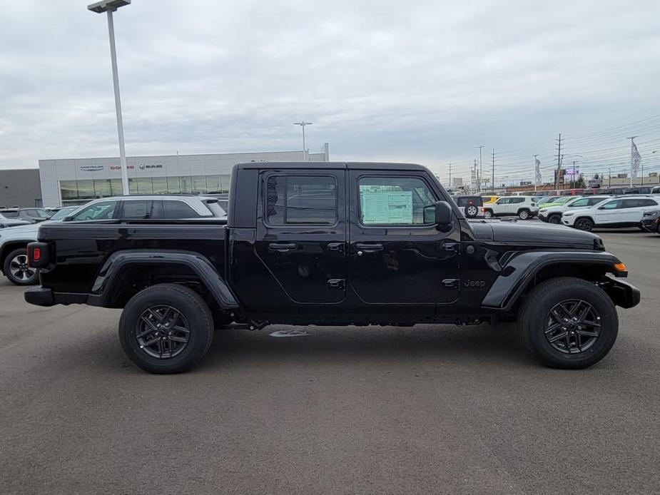 new 2024 Jeep Gladiator car, priced at $43,436