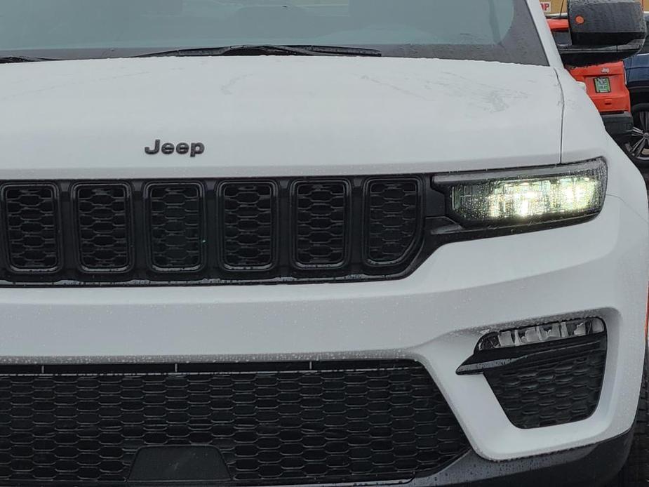 new 2024 Jeep Grand Cherokee car, priced at $49,384