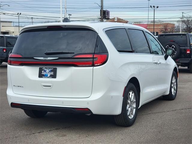 new 2025 Chrysler Pacifica car, priced at $44,320