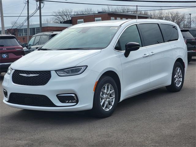 new 2025 Chrysler Pacifica car, priced at $44,320