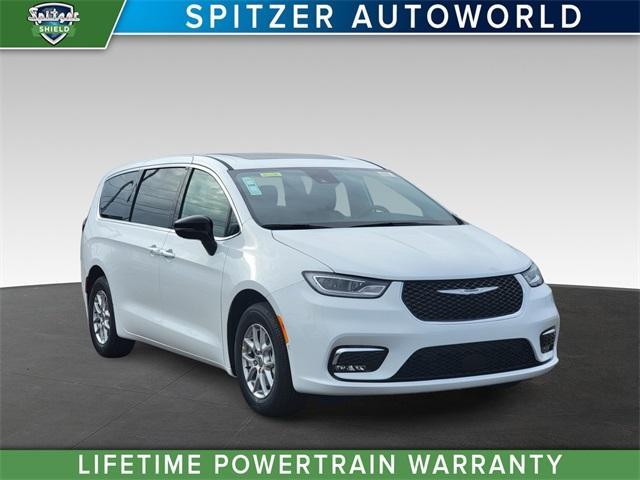 new 2025 Chrysler Pacifica car, priced at $44,320