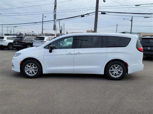 new 2025 Chrysler Pacifica car, priced at $44,320