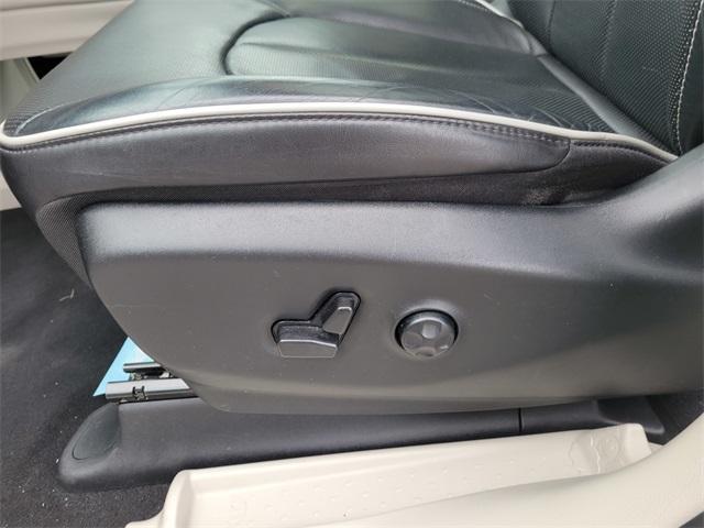 used 2023 Chrysler Pacifica car, priced at $29,888