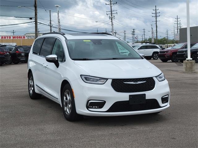 used 2023 Chrysler Pacifica car, priced at $29,888