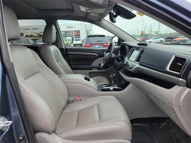 used 2019 Toyota Highlander car, priced at $28,137