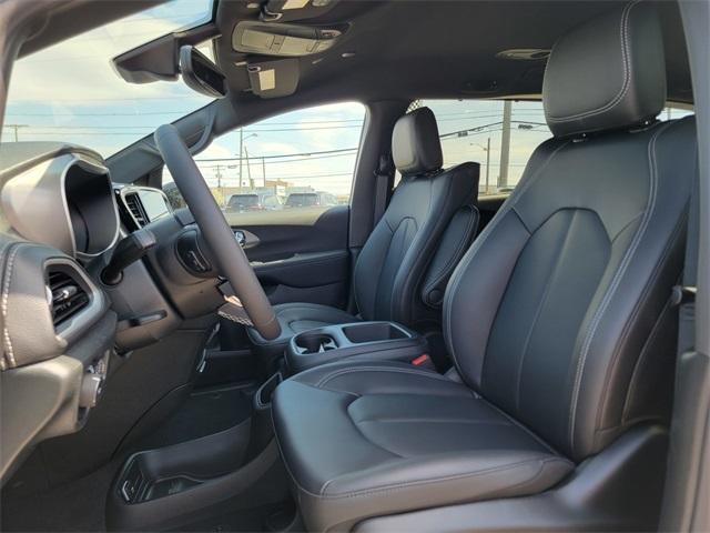 new 2025 Chrysler Pacifica Hybrid car, priced at $54,975