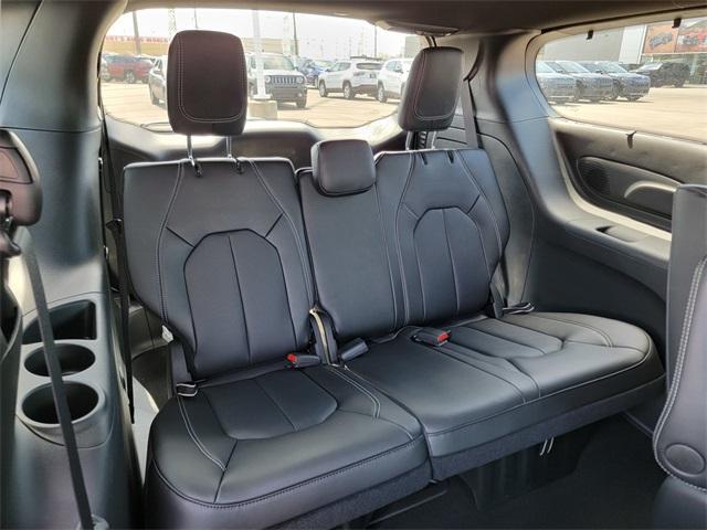 new 2025 Chrysler Pacifica Hybrid car, priced at $54,975