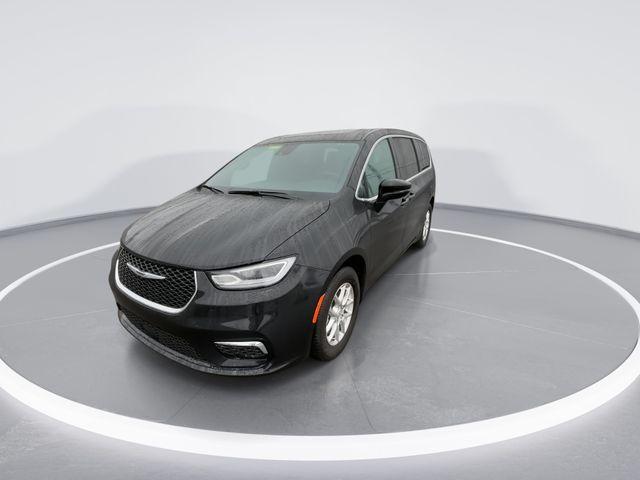 new 2025 Chrysler Pacifica car, priced at $38,840