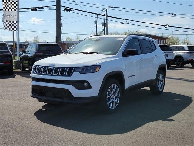 new 2024 Jeep Compass car, priced at $29,918