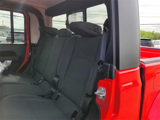 new 2025 Jeep Gladiator car, priced at $45,074