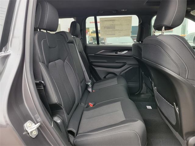 new 2025 Jeep Grand Cherokee car, priced at $40,383