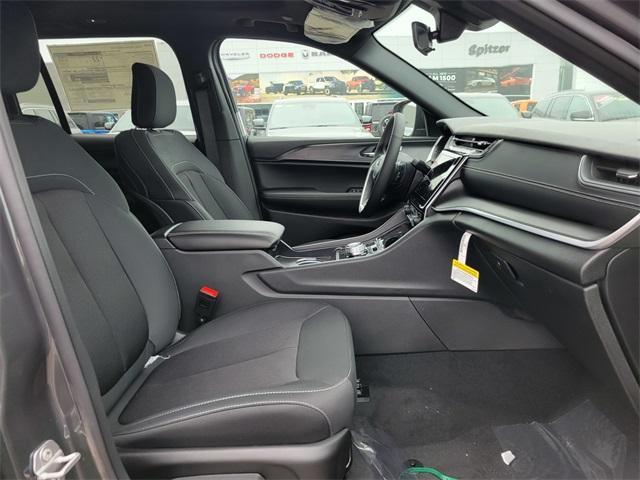 new 2025 Jeep Grand Cherokee car, priced at $40,383