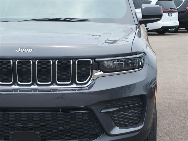 new 2025 Jeep Grand Cherokee car, priced at $40,383