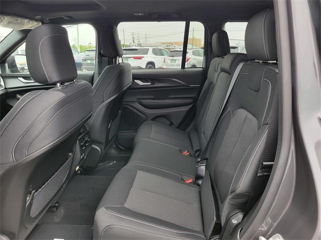 new 2025 Jeep Grand Cherokee car, priced at $40,383