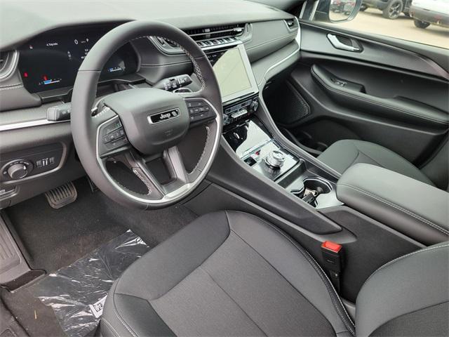 new 2025 Jeep Grand Cherokee car, priced at $40,383