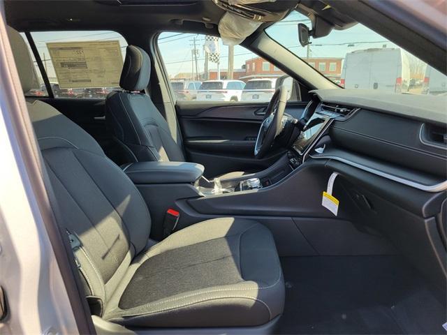new 2025 Jeep Grand Cherokee car, priced at $39,535