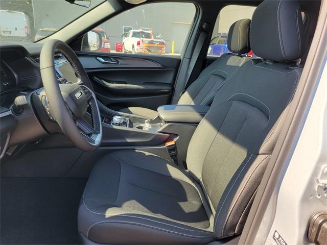 new 2025 Jeep Grand Cherokee car, priced at $39,535