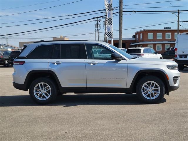 new 2025 Jeep Grand Cherokee car, priced at $39,535