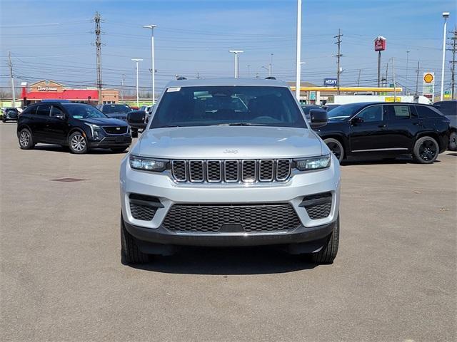 new 2025 Jeep Grand Cherokee car, priced at $39,535