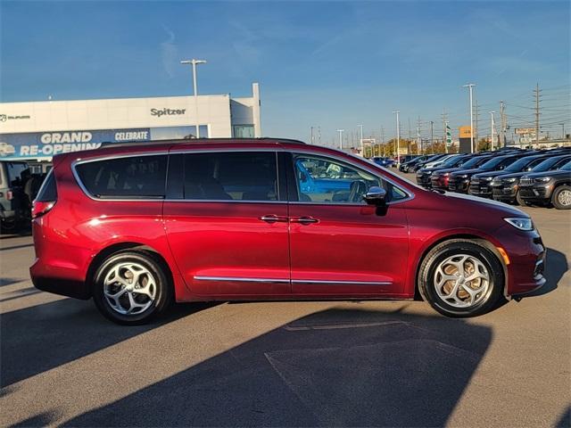 used 2023 Chrysler Pacifica car, priced at $32,532