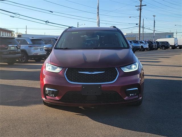 used 2023 Chrysler Pacifica car, priced at $32,532