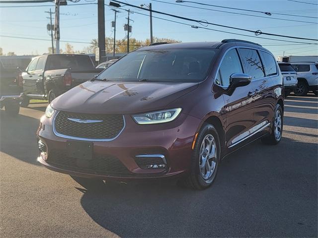 used 2023 Chrysler Pacifica car, priced at $32,532