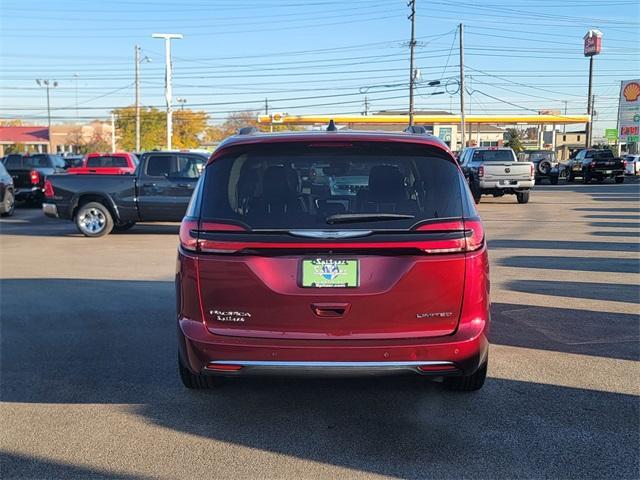 used 2023 Chrysler Pacifica car, priced at $32,532