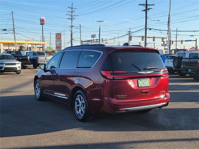 used 2023 Chrysler Pacifica car, priced at $32,532