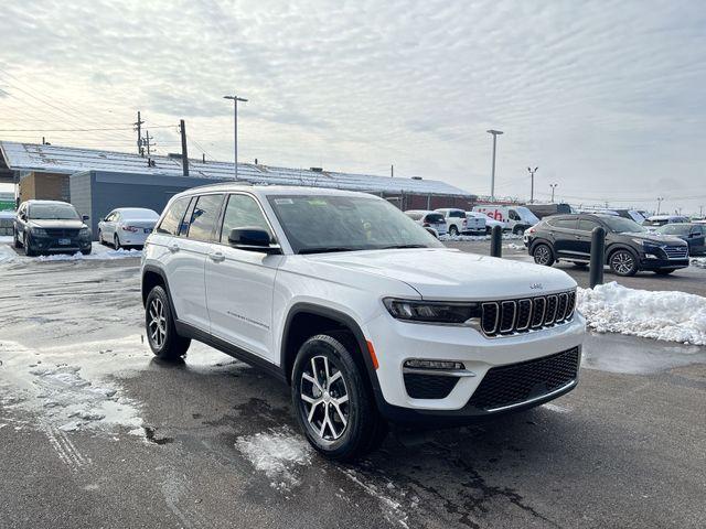 new 2025 Jeep Grand Cherokee car, priced at $46,165