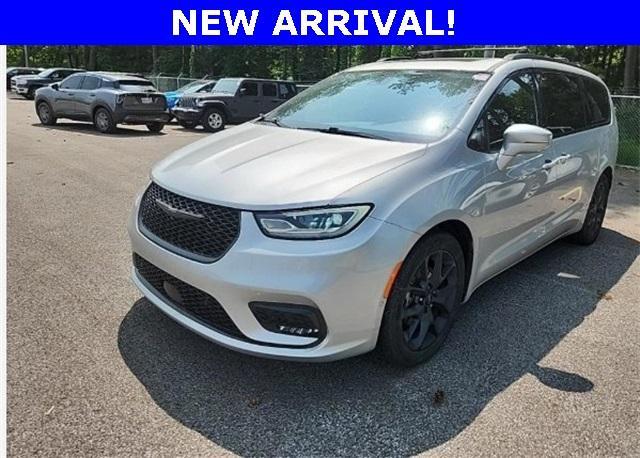 used 2022 Chrysler Pacifica car, priced at $27,908