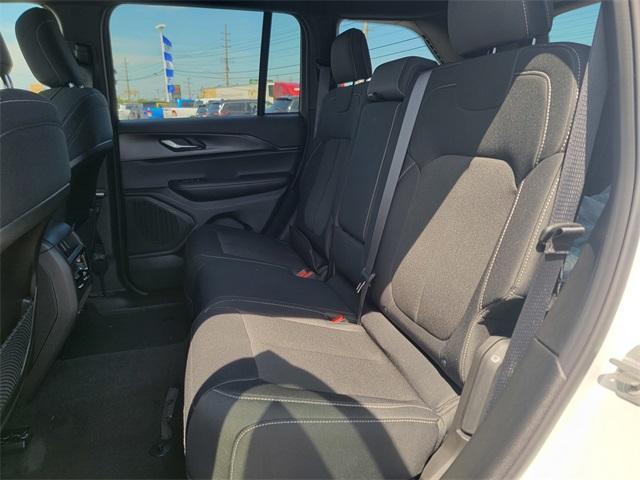 new 2025 Jeep Grand Cherokee car, priced at $40,325