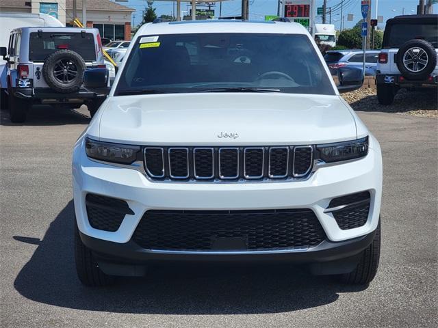 new 2025 Jeep Grand Cherokee car, priced at $40,325