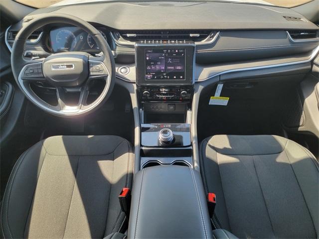 new 2025 Jeep Grand Cherokee car, priced at $40,325