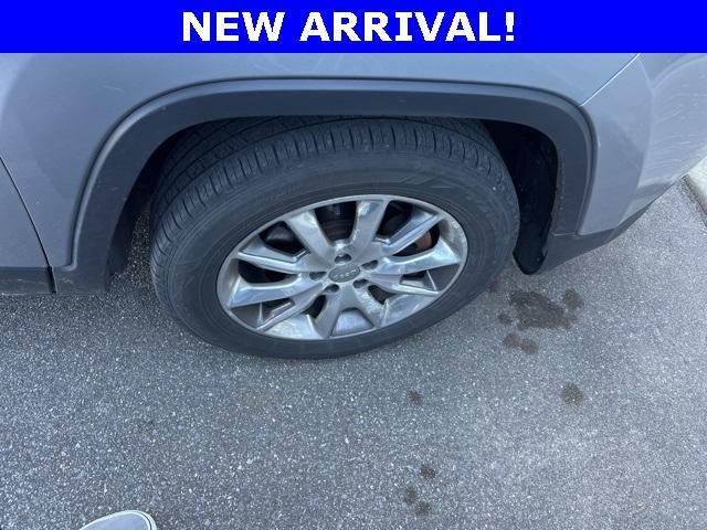 used 2014 Jeep Cherokee car, priced at $11,523