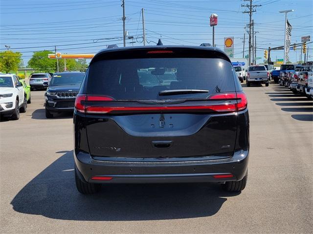 new 2024 Chrysler Pacifica car, priced at $47,345