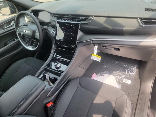 new 2025 Jeep Grand Cherokee car, priced at $41,920