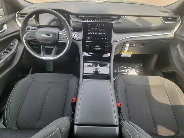 new 2025 Jeep Grand Cherokee car, priced at $41,920