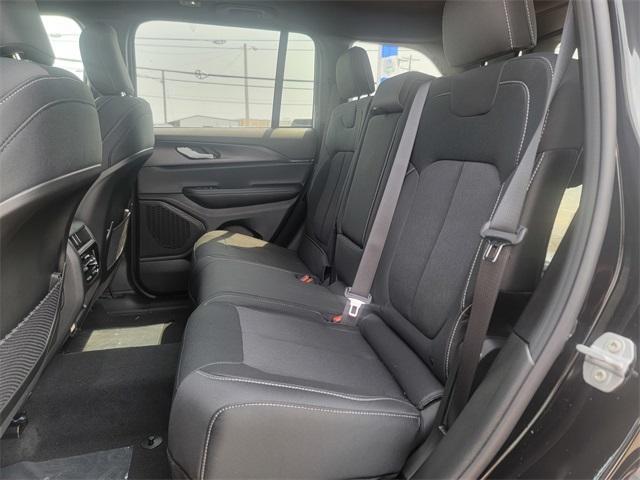 new 2025 Jeep Grand Cherokee car, priced at $41,920