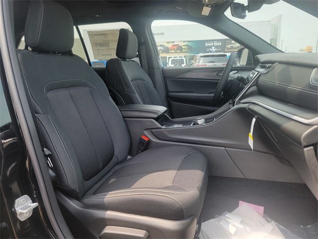 new 2025 Jeep Grand Cherokee car, priced at $41,920