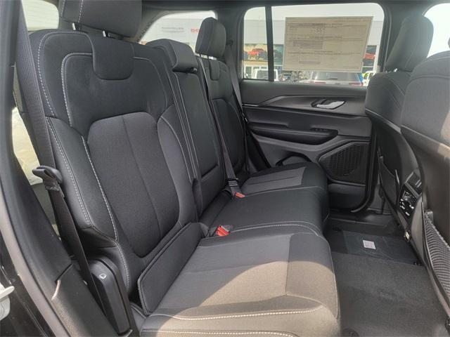 new 2025 Jeep Grand Cherokee car, priced at $41,920
