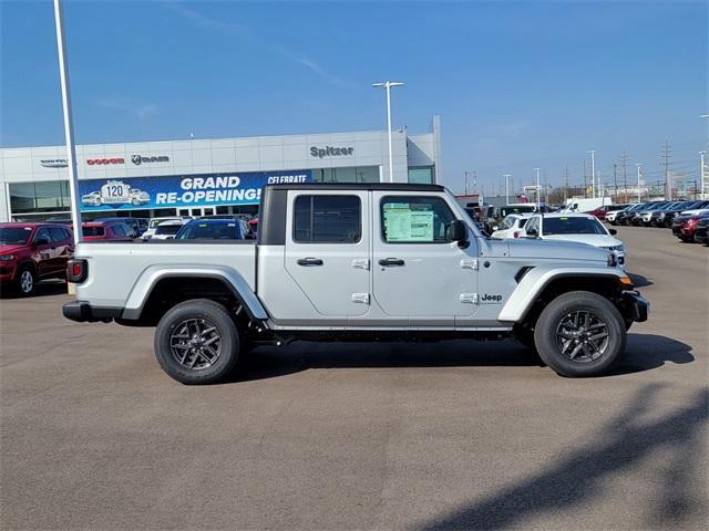 new 2024 Jeep Gladiator car, priced at $40,238