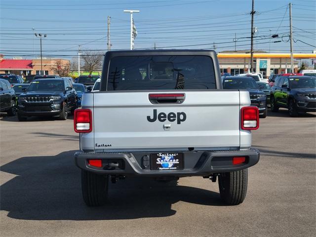 new 2024 Jeep Gladiator car, priced at $40,238