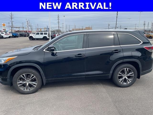 used 2016 Toyota Highlander car, priced at $19,498