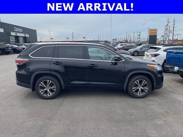 used 2016 Toyota Highlander car, priced at $19,498