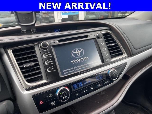 used 2016 Toyota Highlander car, priced at $19,498